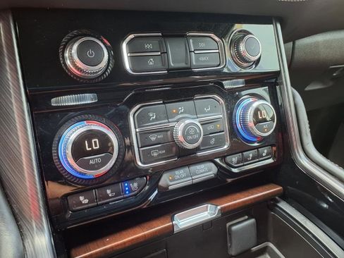 Used 2024 GMC Yukon Denali Ultimate image 27