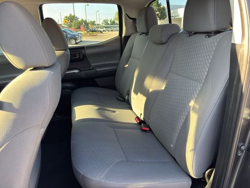 Used 2020 Toyota Tacoma SR5 RWD image 13
