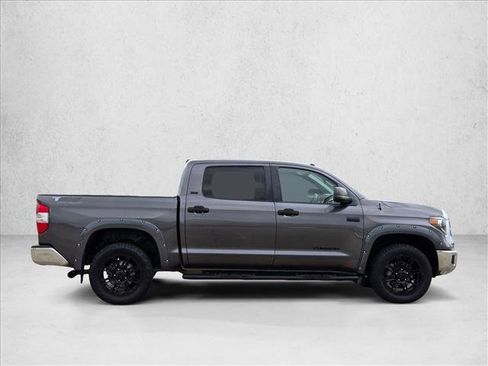Used 2018 Toyota Tundra SR5 w/ SR5 Upgrade Package AWD/4WD image 4