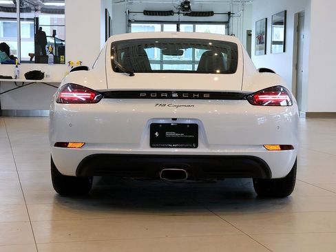Used 2021 Porsche 718 Cayman image 29