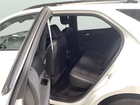 Used 2022 Chevrolet Equinox RS AWD/4WD image 11
