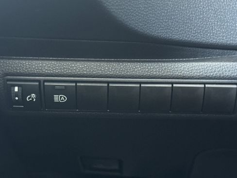 Certified 2025 Toyota Corolla SE image 31