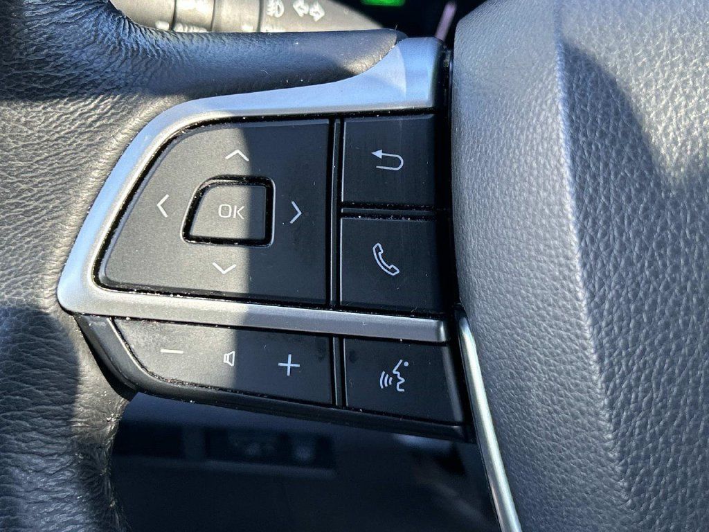Used 2021 Toyota Sienna XLE FWD image 31