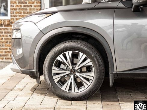 Used 2022 Nissan Rogue SV image 5