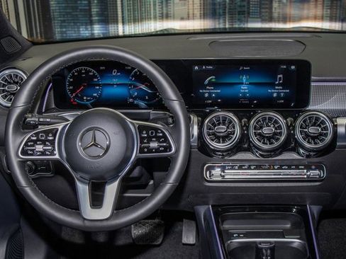 Certified 2022 Mercedes-Benz GLB 250 GLB 250 image 16