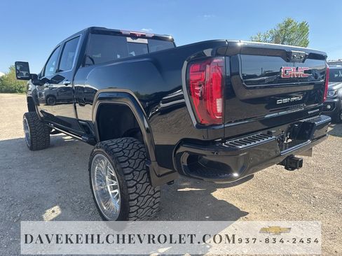 Used 2023 GMC Sierra 2500 Denali w/ Denali Ultimate Package image 3