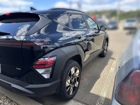 Used 2025 Hyundai Kona SEL AWD/4WD image 3