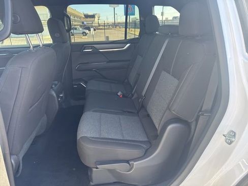 Used 2025 GMC Acadia Elevation image 22