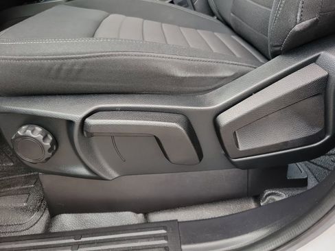Used 2019 Ford Ranger XL w/ Equipment Group 101A Mid RWD image 17