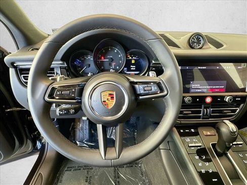 Used 2026 Porsche Macan AWD/4WD image 14