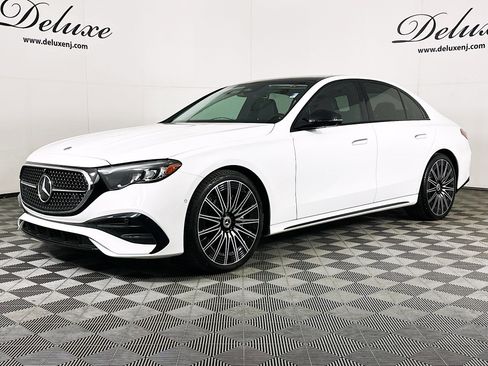 Used 2025 Mercedes-Benz E 450 4MATIC Sedan w/ Night Package image 3