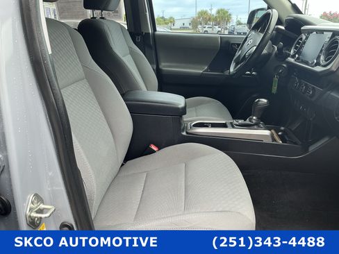 Used 2020 Toyota Tacoma SR5 RWD image 13