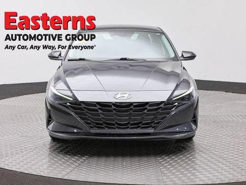 Used 2021 Hyundai Elantra SEL FWD image 2