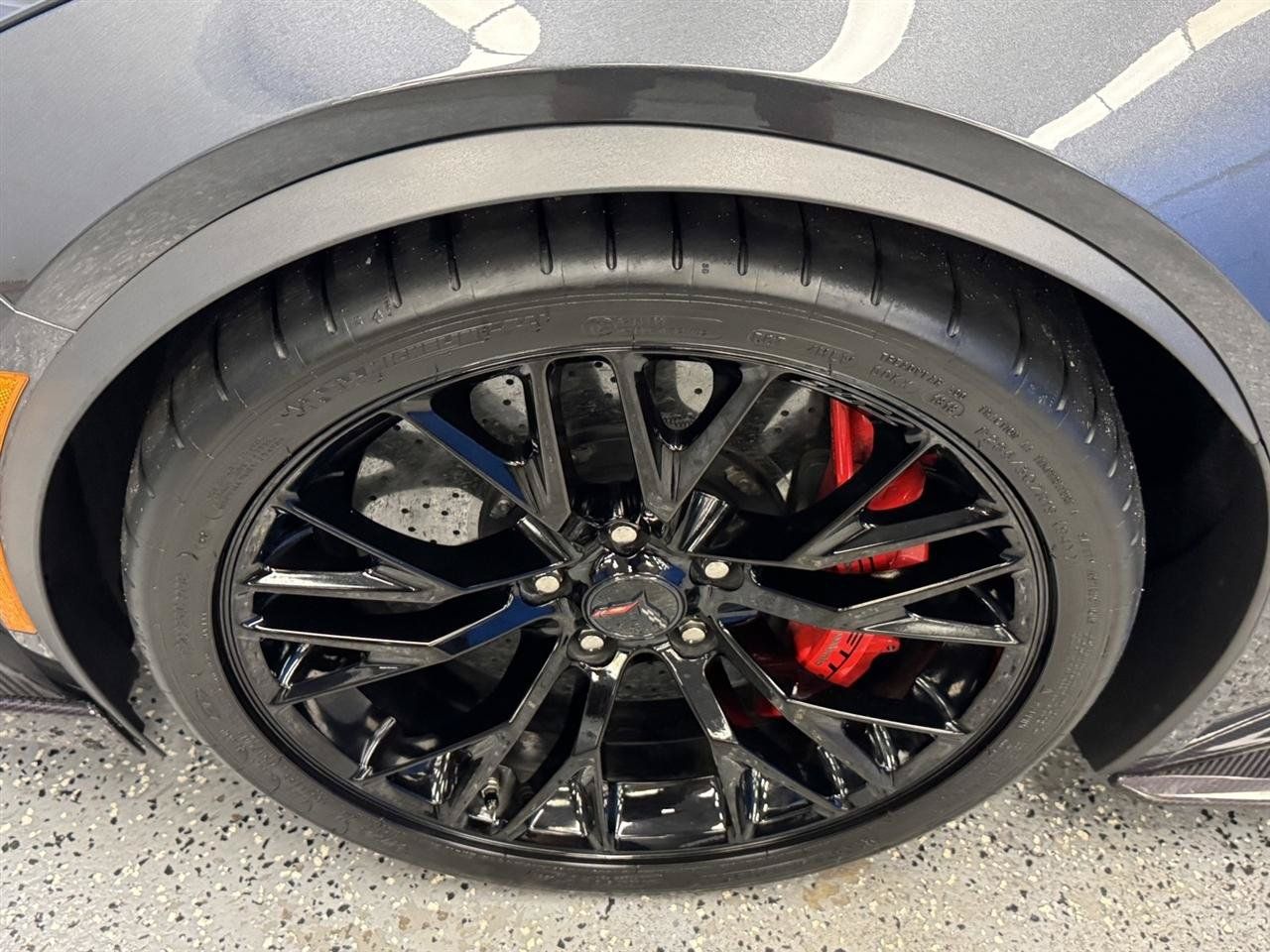 Used 2017 Chevrolet Corvette Z06 w/ Z07 Performance Package RWD image 30