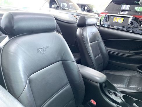 Used 2000 Ford Mustang Convertible RWD image 10
