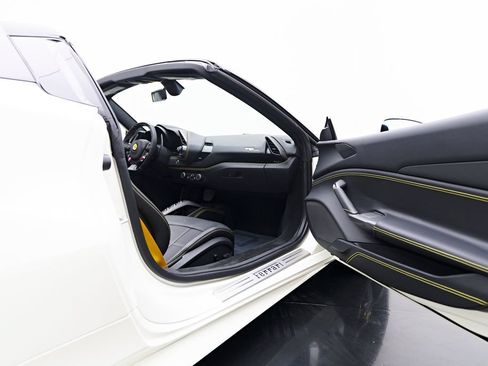Used 2019 Ferrari 488 Spider RWD image 37