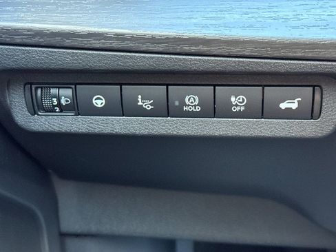 Used 2023 Nissan Ariya FWD image 32