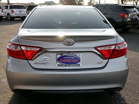 Used 2017 Toyota Camry SE image 11