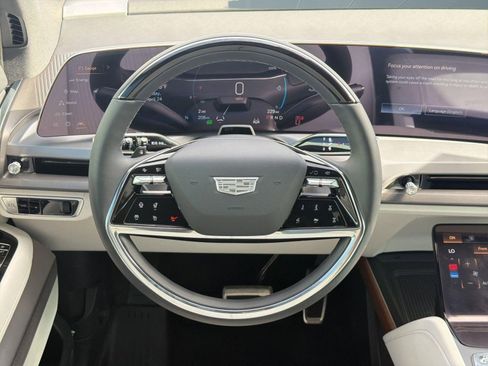 New 2026 Cadillac Vistiq Luxury w/ LPO, Floor Liner Package AWD/4WD image 16