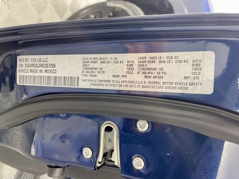 Used 2024 RAM 2500 Limited image 11