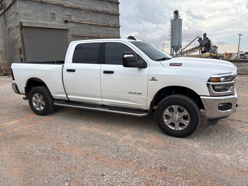 Used 2025 RAM 2500 Big Horn AWD/4WD image 2
