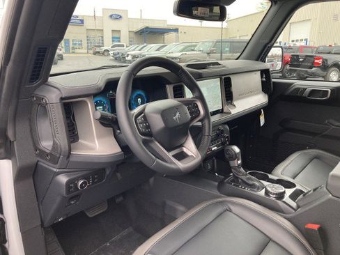 New 2025 Ford Bronco Outer Banks image 8