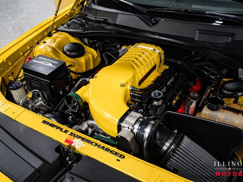 Used 2010 Dodge Challenger SRT8 w/ Special Edition Group image 34