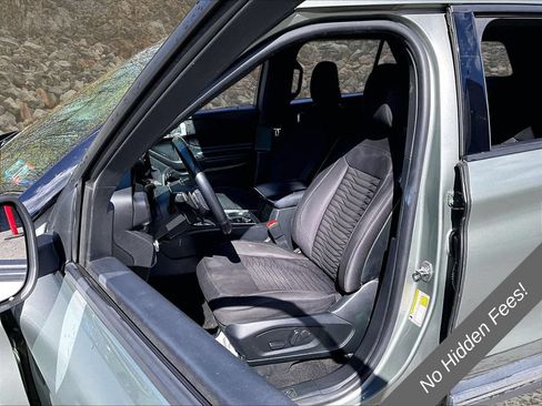 Used 2020 Ford Explorer XLT w/ Comfort Package AWD/4WD image 22