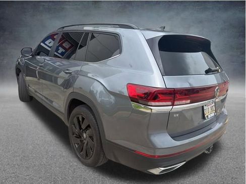 Used 2025 Volkswagen Atlas SE FWD image 8