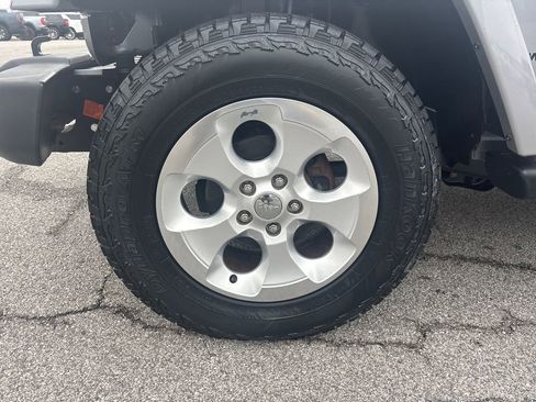 Used 2013 Jeep Wrangler Sahara w/ Trailer Tow Group image 32