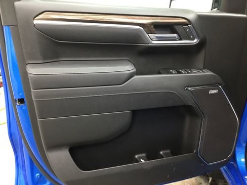 Used 2025 Chevrolet Silverado 1500 LT Trail Boss w/ Convenience Package II image 8