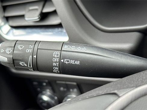 Used 2023 GMC Yukon XL AT4 image 39