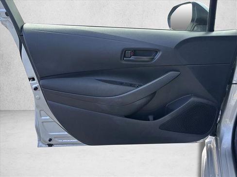 Used 2026 Toyota Corolla LE FWD image 11