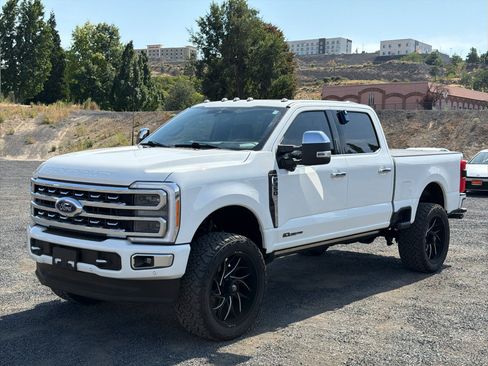 Used 2023 Ford F350 Platinum w/ FX4 Off-Road Package AWD/4WD image 7