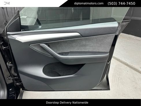 Used 2022 Tesla Model Y Performance image 24
