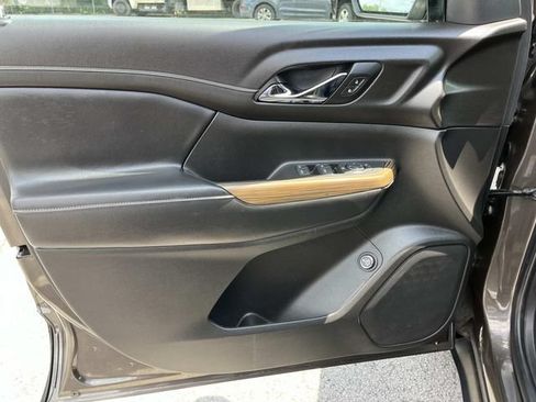Used 2019 GMC Acadia SLE w/ LPO, Floor Liner Package AWD/4WD image 28