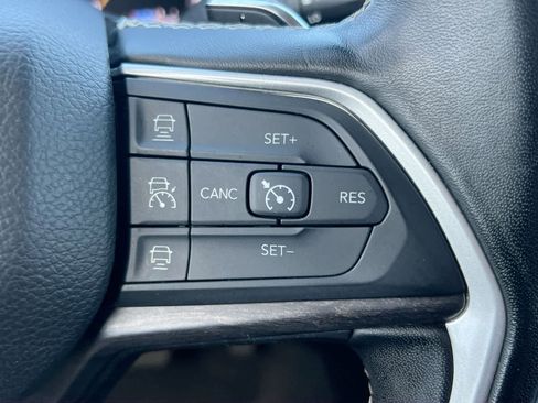 Used 2022 Jeep Grand Cherokee L Limited w/ Luxury Tech Group II AWD/4WD image 24
