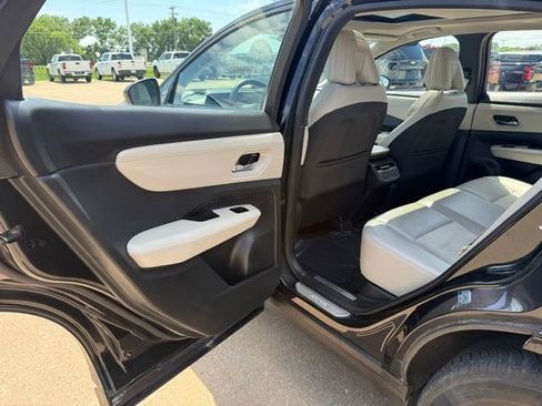Used 2023 Nissan Ariya AWD image 39