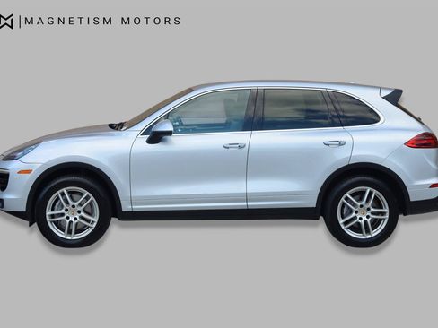 Used 2016 Porsche Cayenne AWD/4WD image 3
