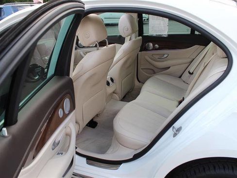Used 2017 Mercedes-Benz E 300 image 26