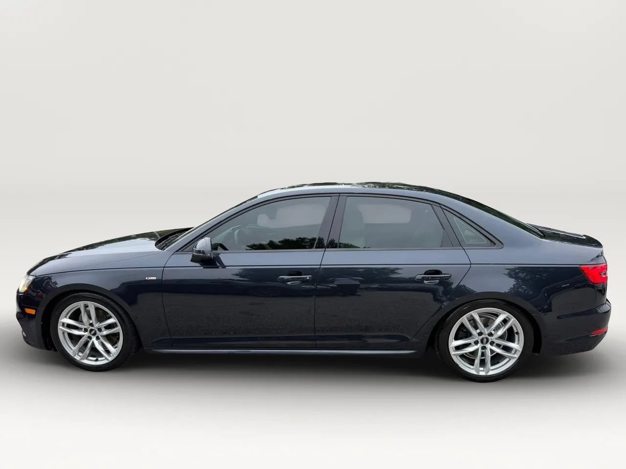Used 2017 Audi A4 2.0T Ultra Premium w/ Convenience Package FWD image 6