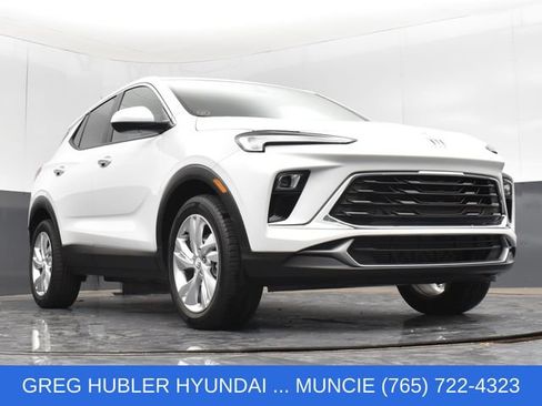 Used 2024 Buick Encore GX Preferred w/ Comfort Package FWD image 22
