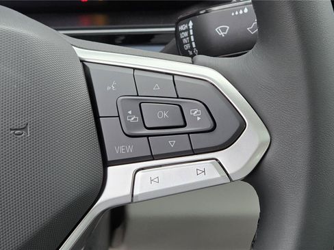 New 2026 Volkswagen Jetta SE FWD image 19