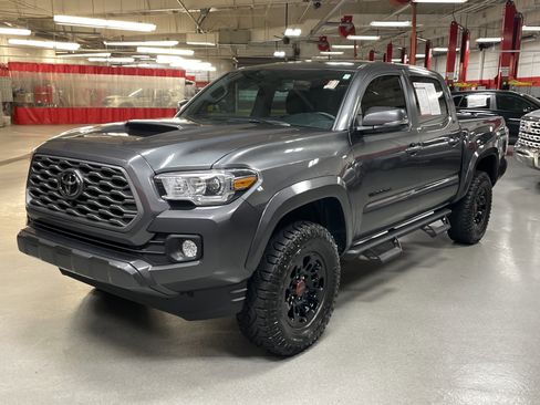 Used 2023 Toyota Tacoma TRD Sport image 5