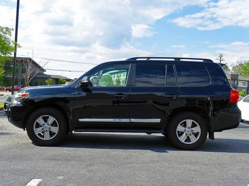 Used 2015 Toyota Land Cruiser AWD/4WD image 5