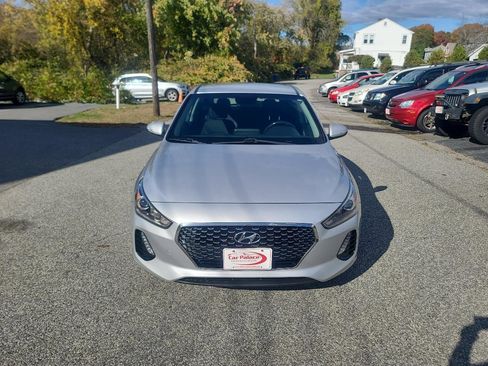 Used 2018 Hyundai Elantra GT w/ Style Package 02 FWD image 2