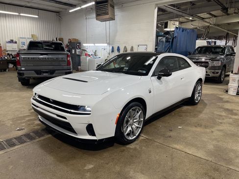 New 2026 Dodge Charger Daytona Scat Pack image 3