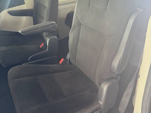 Used 2016 Dodge Grand Caravan SXT w/ Rear Park Assist Package FWD image 20