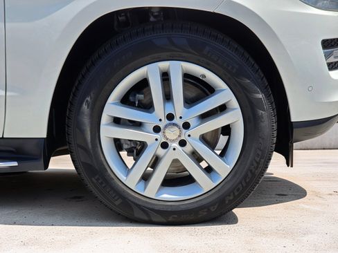 Used 2015 Mercedes-Benz GL 450 4MATIC w/ Parking Assist Package image 7