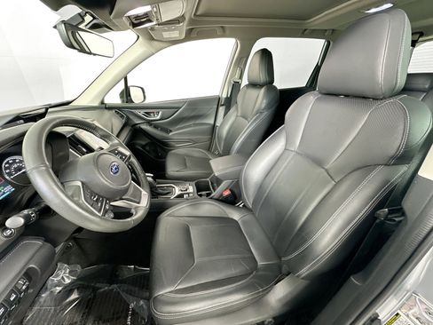 Used 2022 Subaru Forester Touring image 22